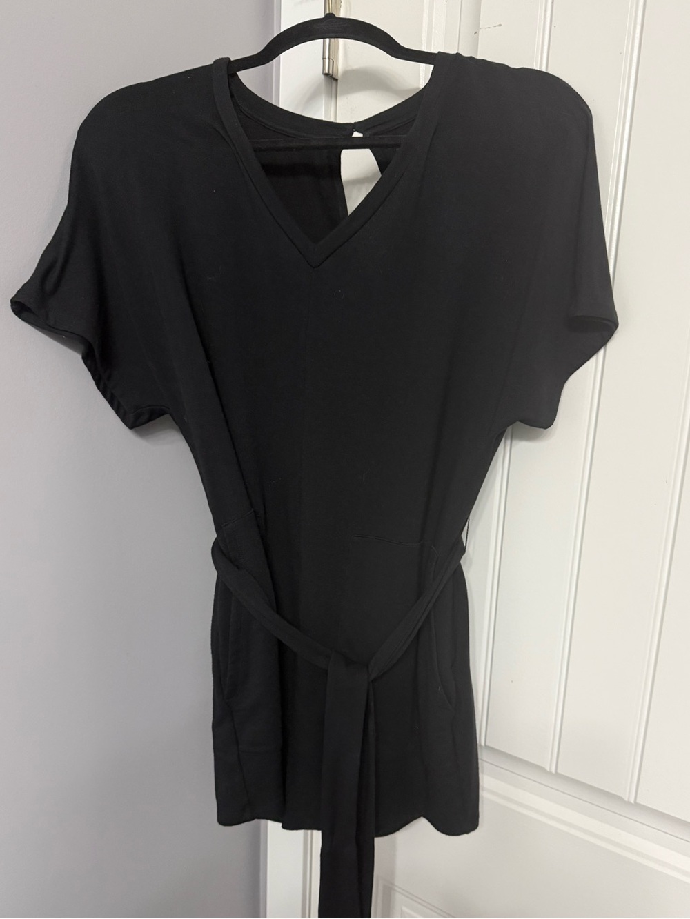 RW&CO. Black V-Neck Tie-Waist Romper